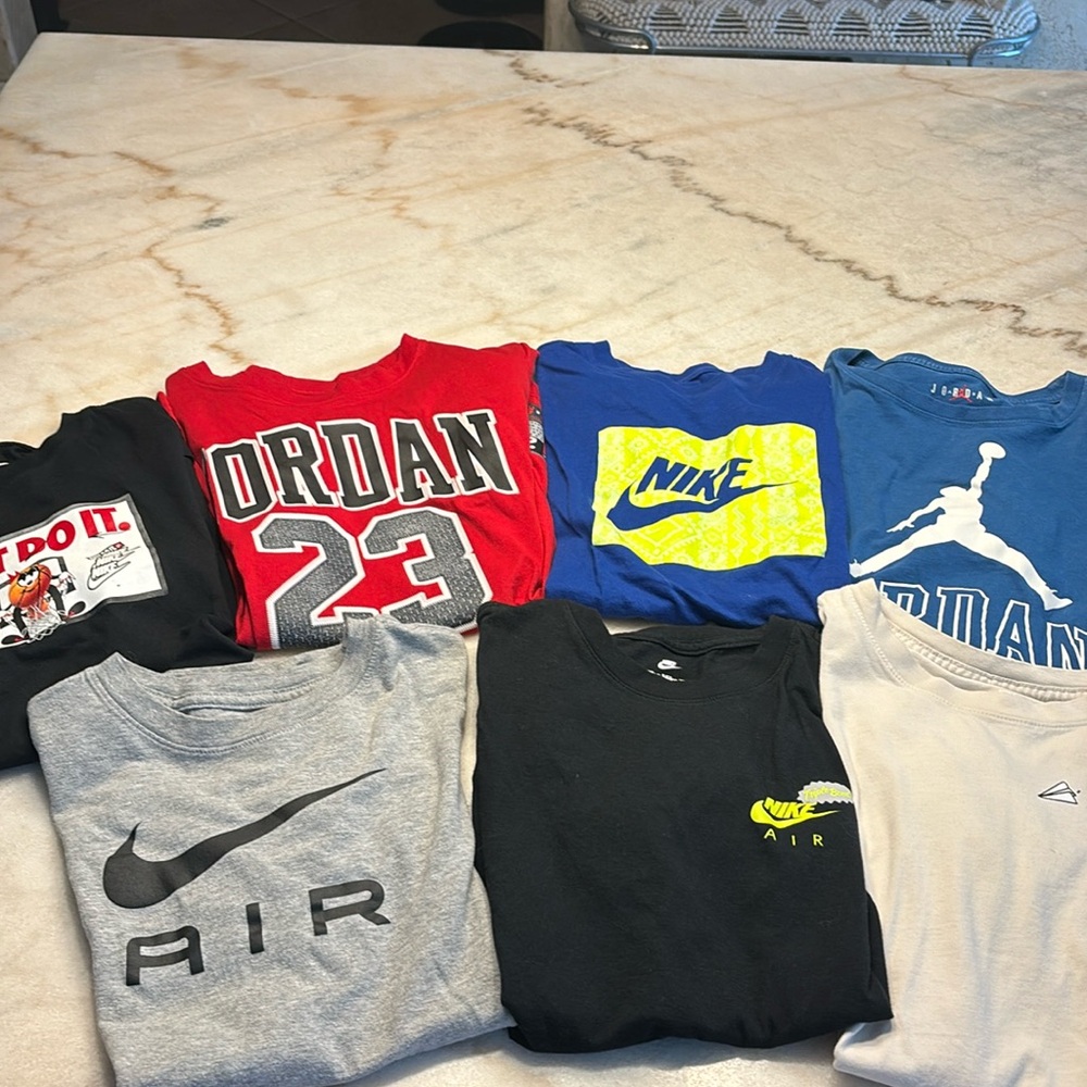 Nike Tee Shirts XL 13-15 yrs